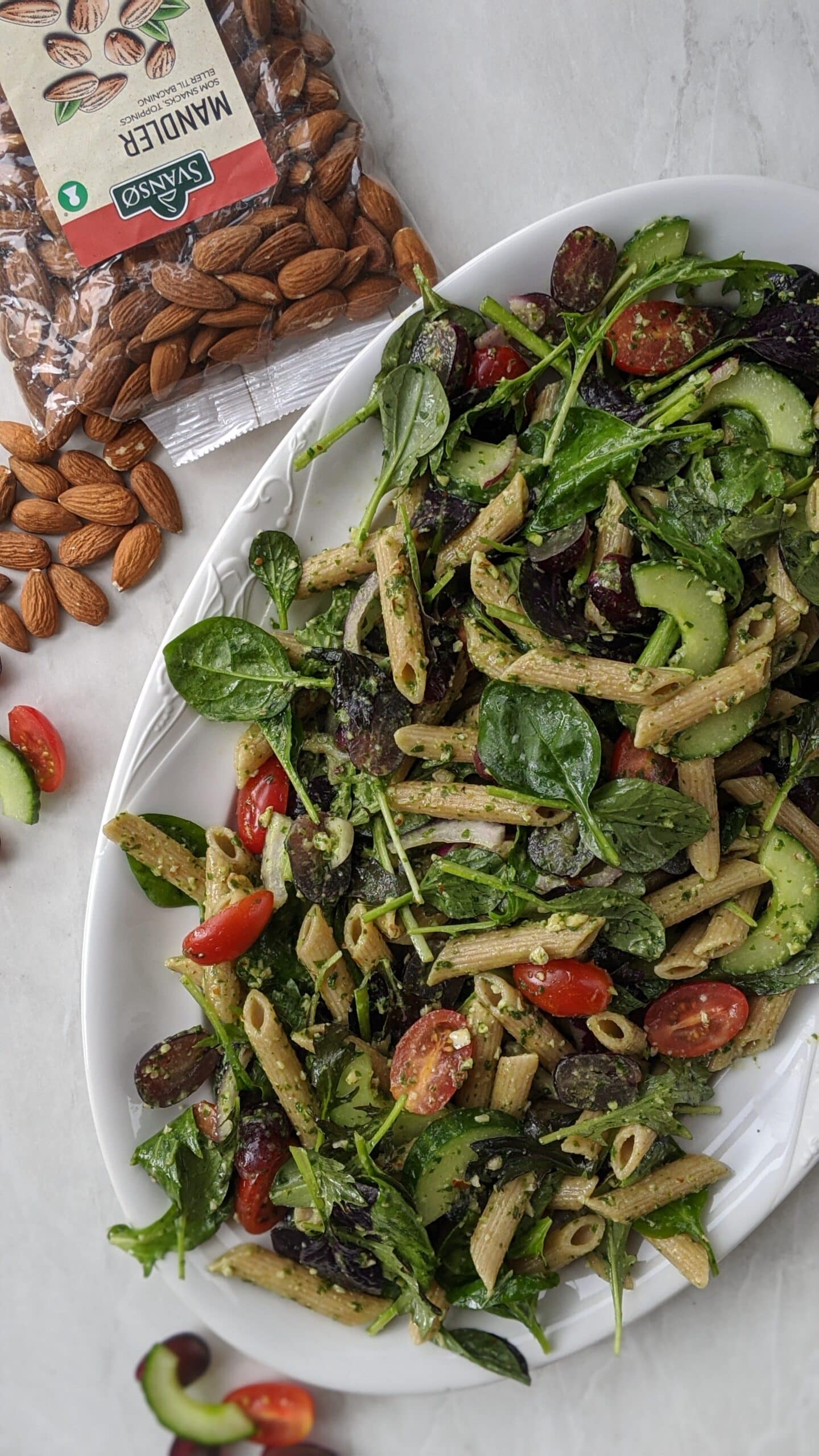 binær Fordeling strimmel Pasta Salat med Basilikums Pesto, Vindruer & Rucola - FoodComa